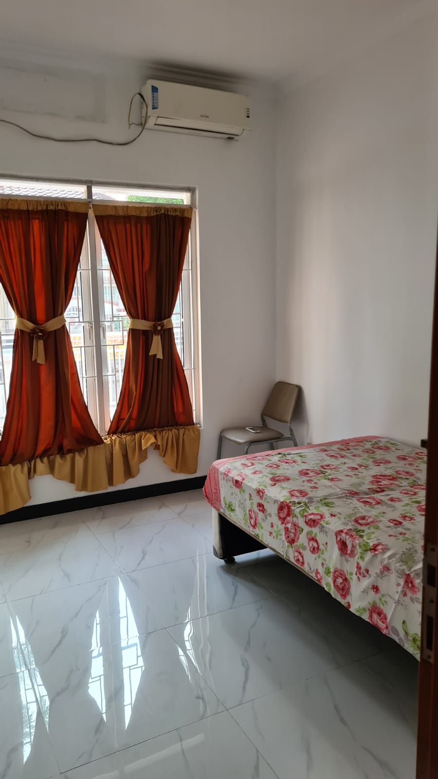 Rumah Disewakan di Cluster Tropikana Jababeka